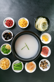 过桥米线三鲜口味摄影图