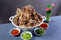 骨头肉摄影图片